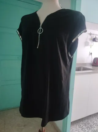 Blusa negra con lentejuelas