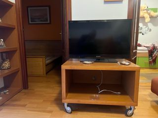 Mesa de TV de madera