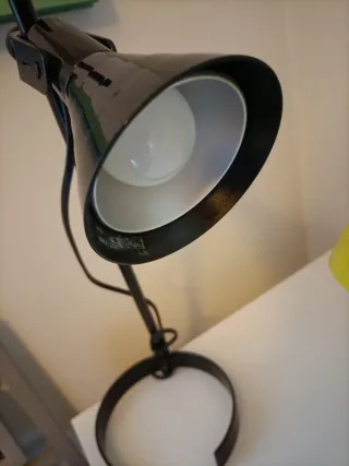 Lámpara de escritorio Ikea negra