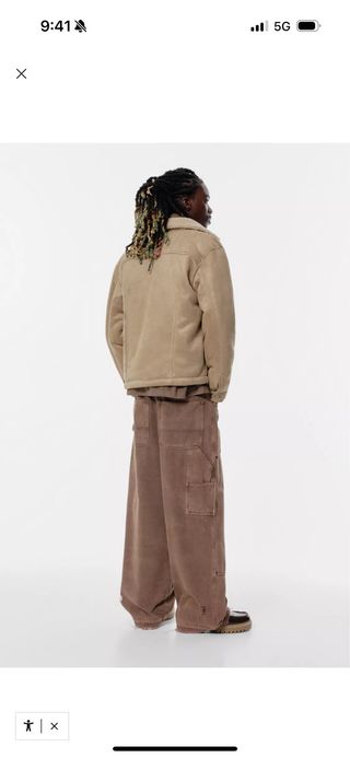 Chaqueta Pull&Bear beige/camel con etiquetas.