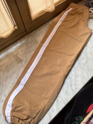 Maglia con bottoni beige