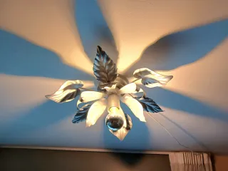 Lámpara Floral  metal  bombilla led Efecto Sombra