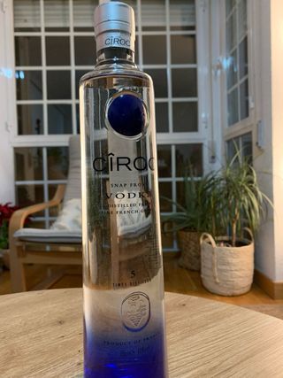 Collezione di bottiglie vuote