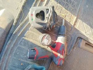 Taladro Inalámbrico y Cargador