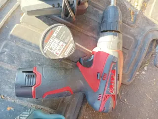 Taladro Inalámbrico y Cargador