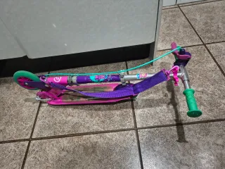 Patinete infantil rosa y morado