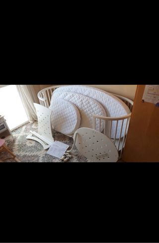 Cuna Stokke Sleepi V3 + mini convertible.