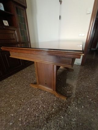 Mesa comedor vintage con cristal protector
