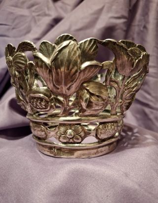 Antigua corona plata virgen flores