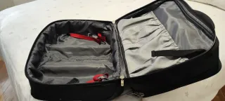 Maletín ejecutivo portátil y ropa