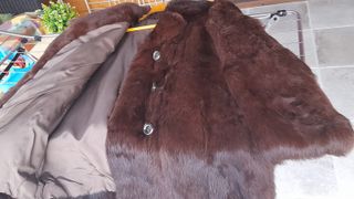 Chaqueta de piel de conejo marrón