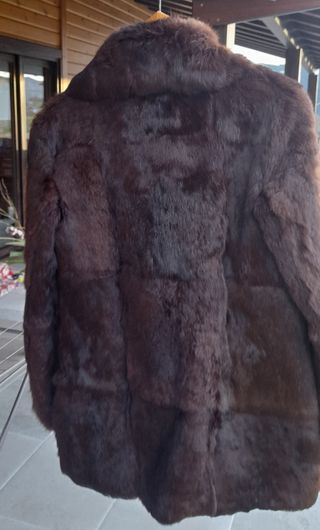 Chaqueta de piel de conejo marrón