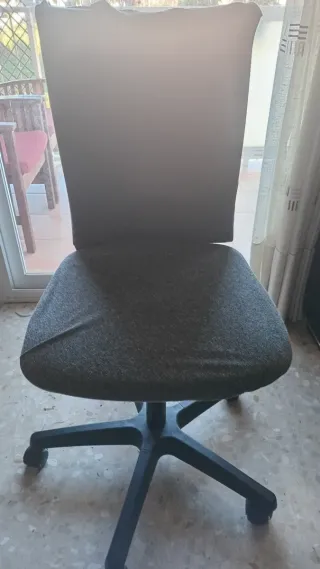 Silla de escritorio con ruedas