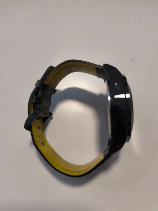 Reloj Shark Negro y Amarillo