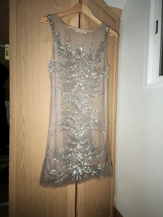 Vestido fiesta beige y plateado