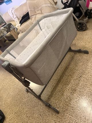 Cuna con colchón, almohada y minicuna