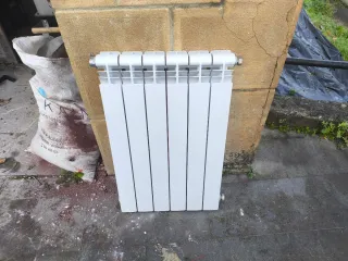 Radiadores de agua metal blancos