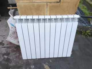 Radiadores de agua metal blancos