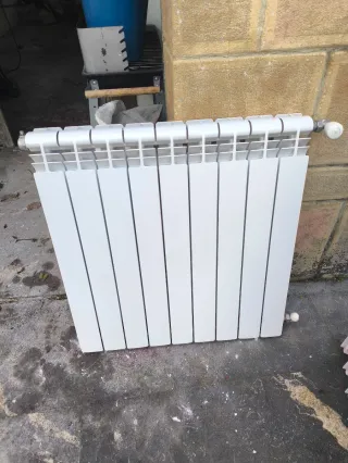 Radiadores de agua metal blancos