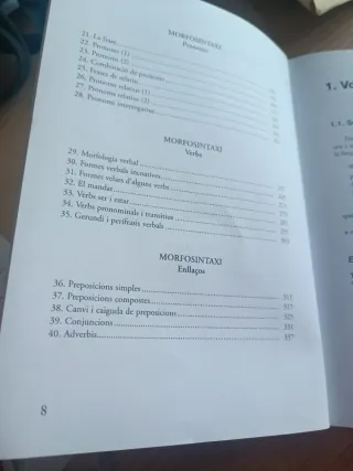 Quadern: normativa básica de la llengua catalana.