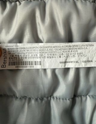 Abrigo Bershka gris con capucha Talla XL