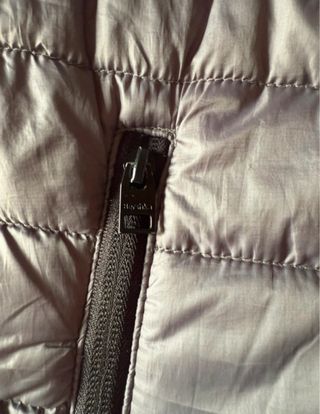 Abrigo Bershka gris con capucha Talla XL