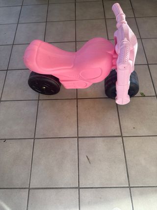 Moto correpasillos rosa FEBER