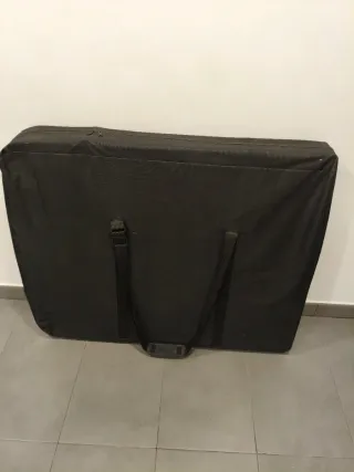 Cama plegable ligera con funda