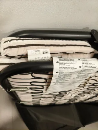 Cama plegable ligera con funda