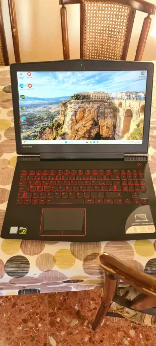 Portátil Gaming Lenovo + extras (ver fotos)