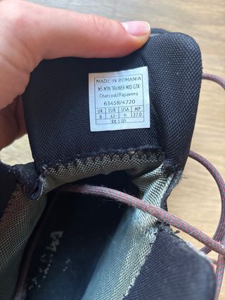 Botas de montaña Salewa grises y rojas