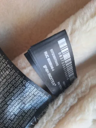 Chaqueta Zara corta beige