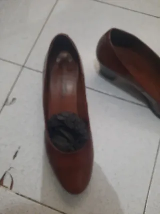 Zapatos de sirve  Marrones Tacón