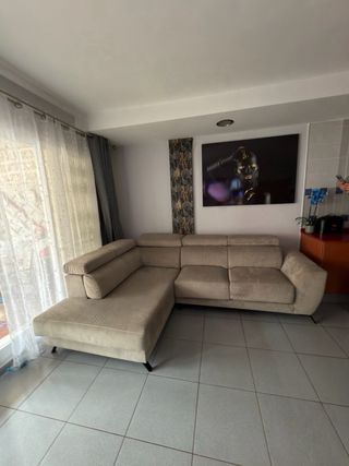 Divano chaise longue grigio in buone condizioni