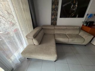 Divano chaise longue grigio in buone condizioni