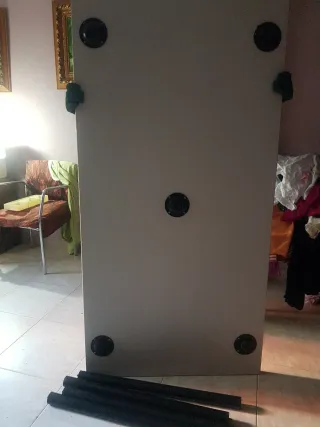 Mesa desmontable patas negras