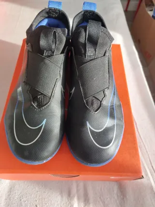 Botas de fútbol Nike Talla 38