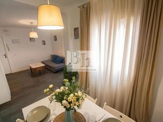 Piso en venta en La Goleta - San Felipe Neri en Málaga