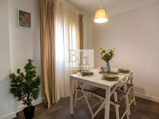 Piso en venta en La Goleta - San Felipe Neri en Málaga
