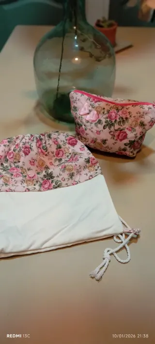 Neceser y neceser de bebé floral