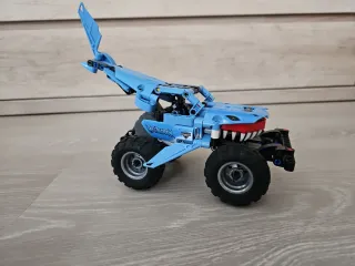 LEGO Technic 42134 Tiburón Camión Monstruo