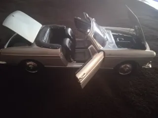 Maqueta Peugeot 404 Cabriolet 1:18 Norev