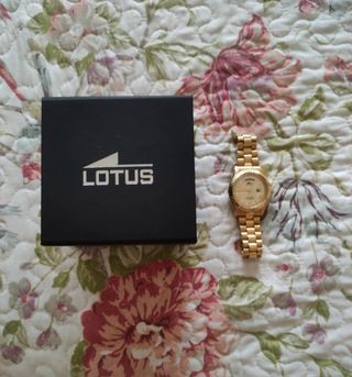 Reloj Lotus Dorado