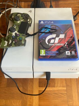 PS4 (PlayStation 4) 500GB con mando y juegos.