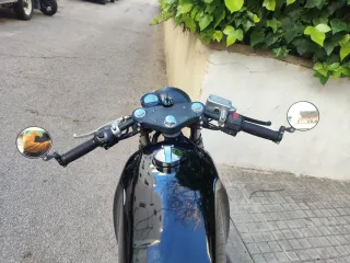 Mash Black Seven 125 custom Café Racer