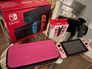 Nintendo Switch prácticamente nueva.
