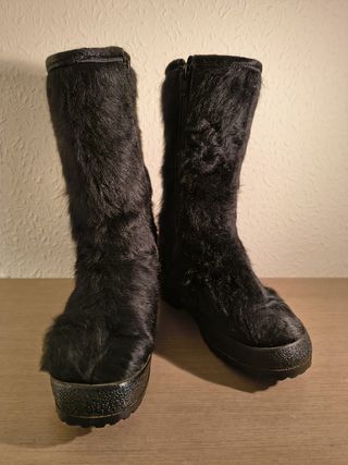 IMPECABLES BOTAS DE INVIERNO Y DESCANSO DE NIEVE
