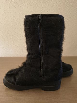 IMPECABLES BOTAS DE INVIERNO Y DESCANSO DE NIEVE