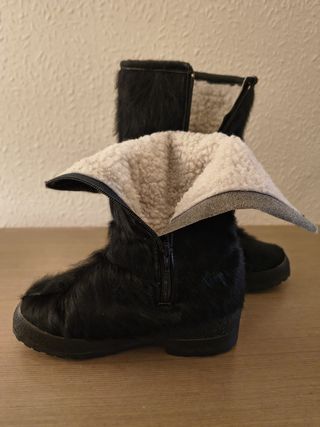 IMPECABLES BOTAS DE INVIERNO Y DESCANSO DE NIEVE
