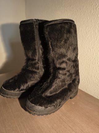IMPECABLES BOTAS DE INVIERNO Y DESCANSO DE NIEVE